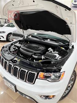 جیپ گراند شیرۆکی